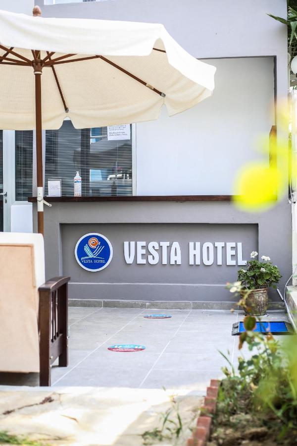 Vesta Hotel Side Exterior photo